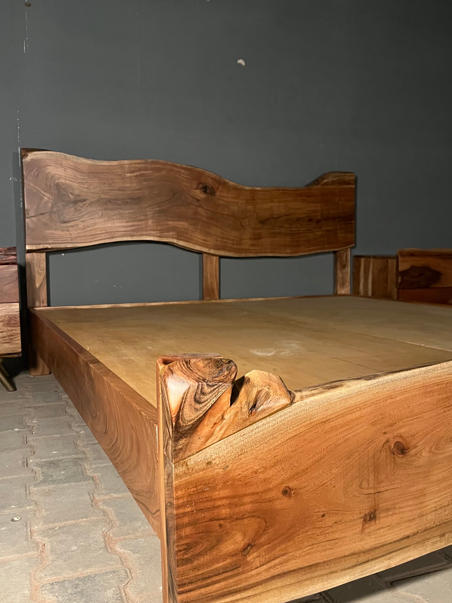 Live edge bed